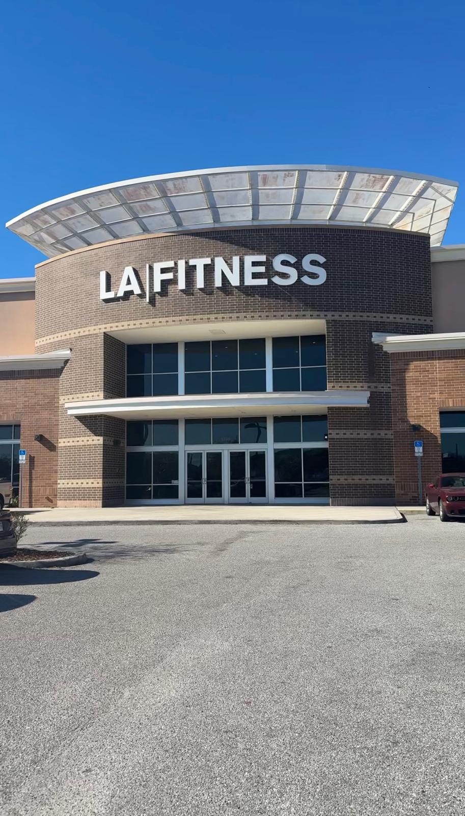 LA Fitness gym floor overview