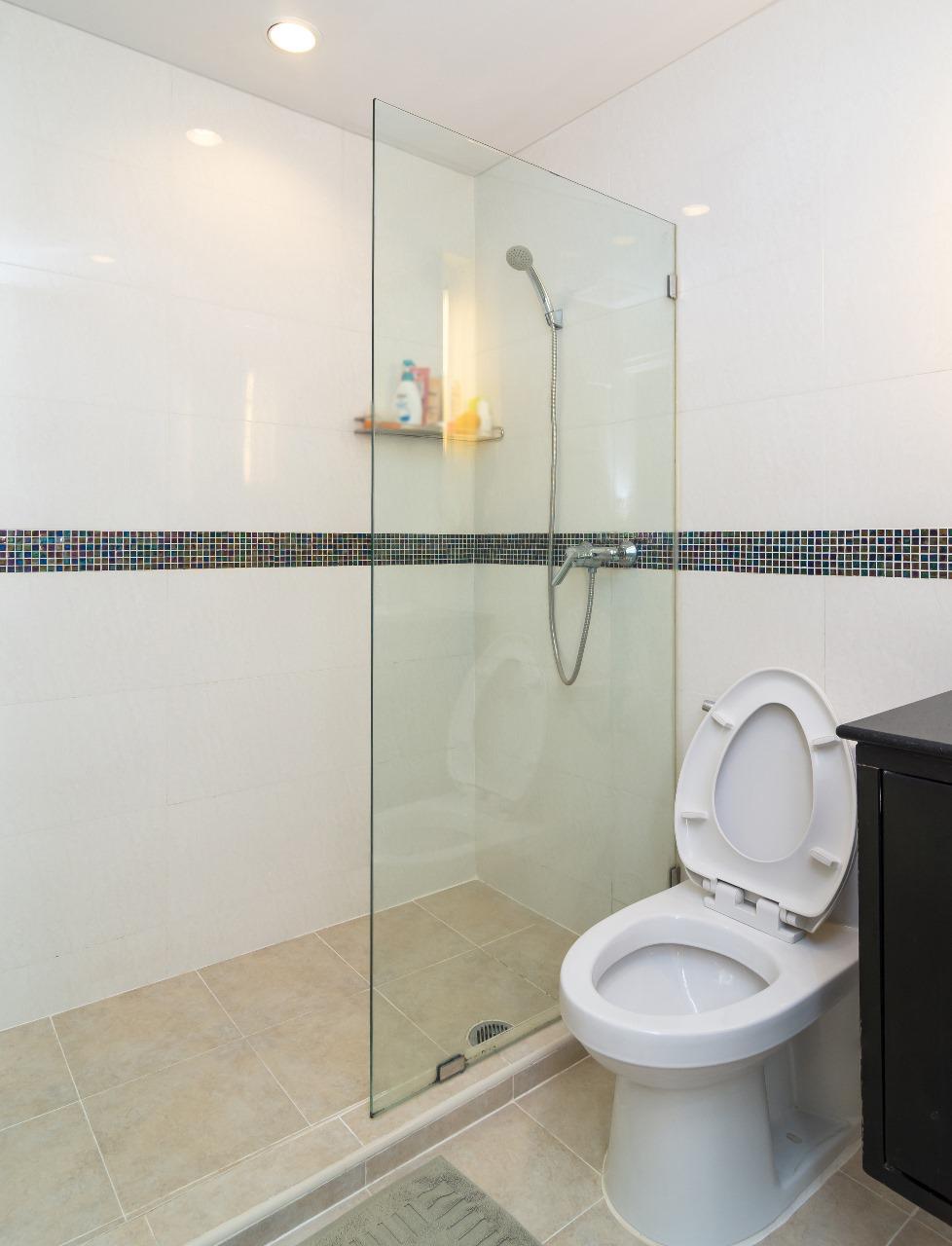 Bathroom tile floor and wall installation Orlando
